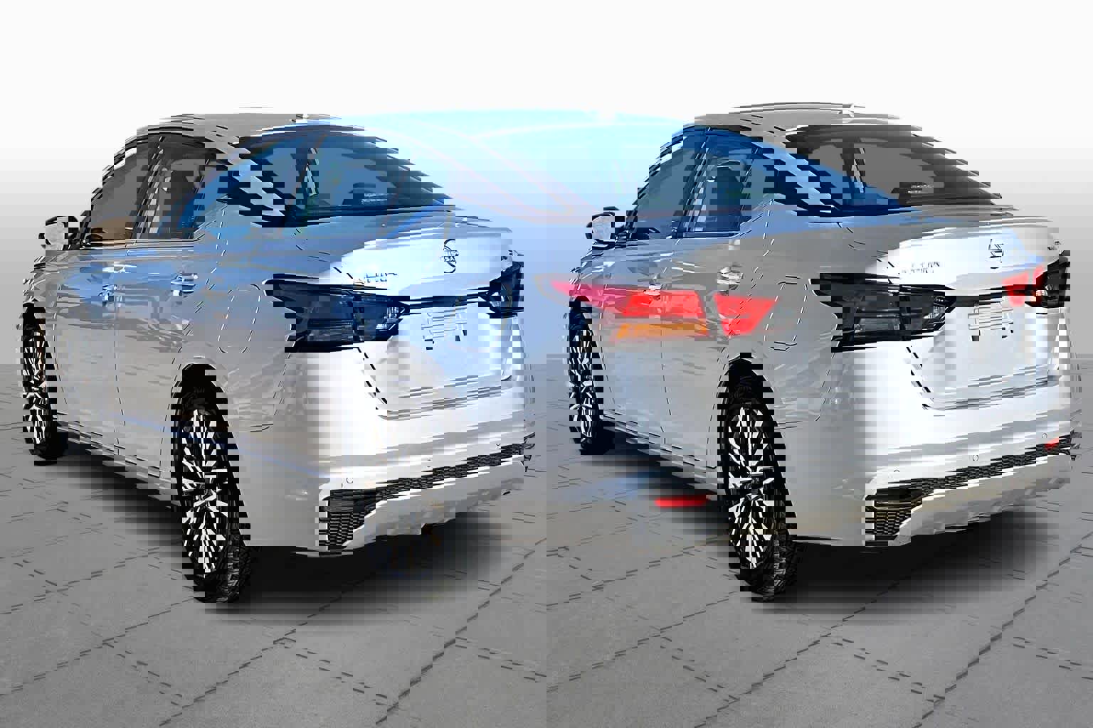 Used 2024 Nissan Altima 2.5 SV image 12