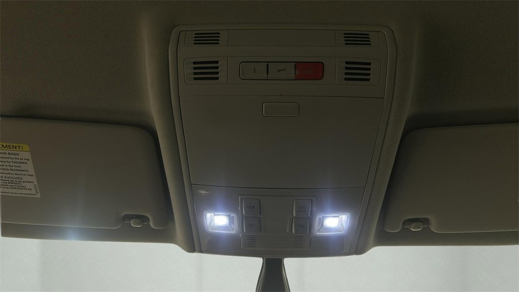 Used 2019 Volkswagen e-Golf SE w/ Driver Assistance Package image 27