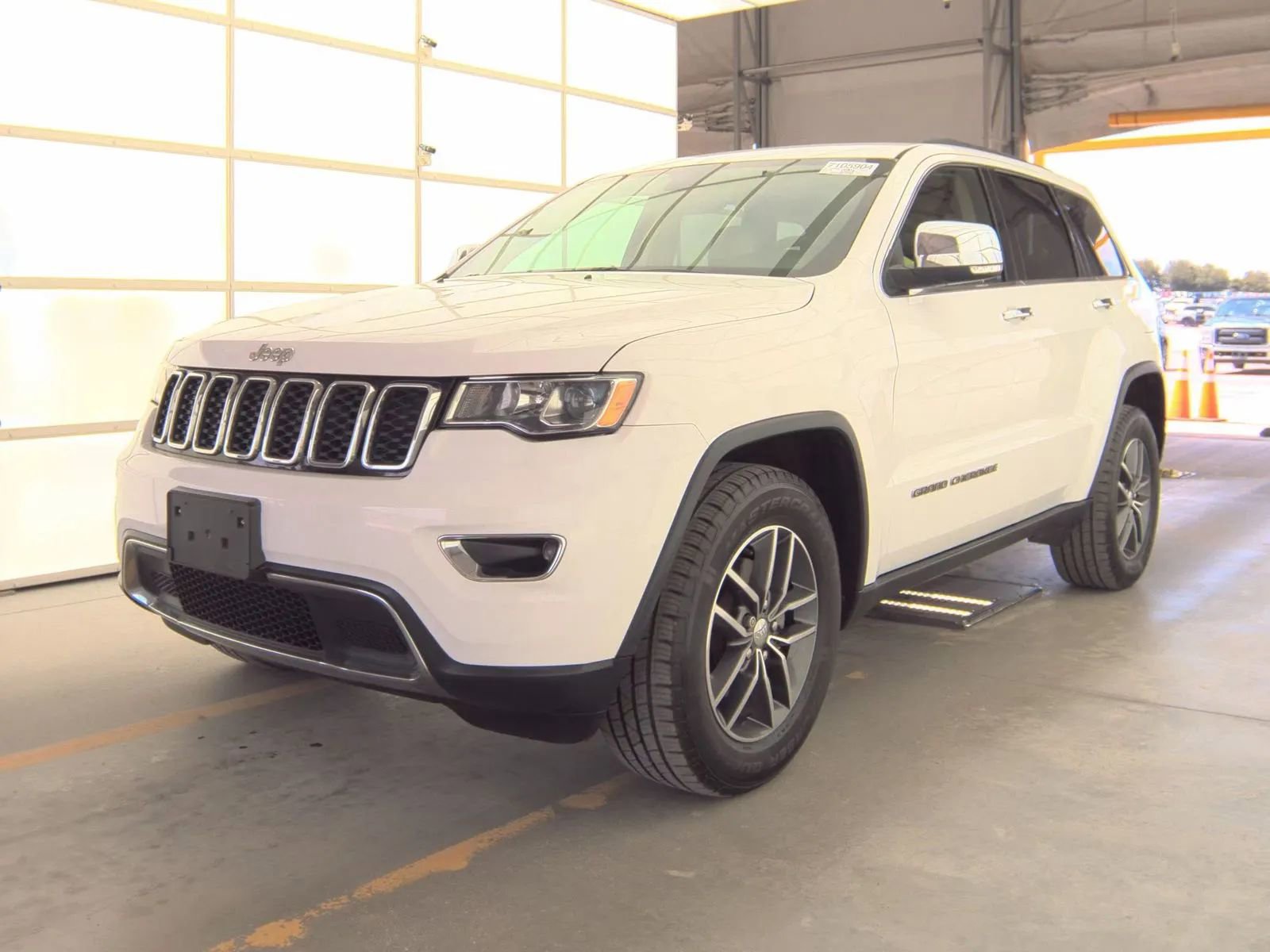 Used 2017 Jeep Grand Cherokee Limited image 1