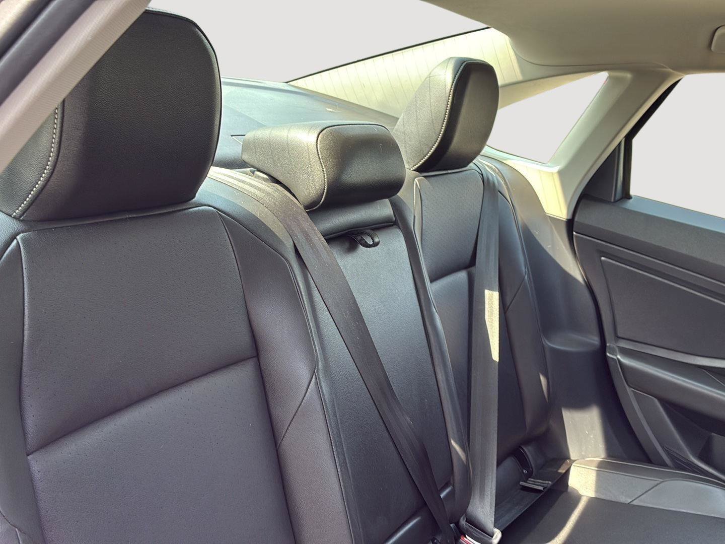 Used 2019 Volkswagen Jetta SE w/ Cold Weather Package FWD image 20