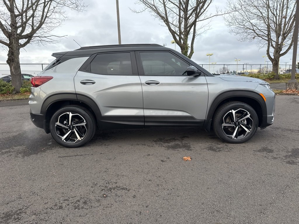 Used 2023 Chevrolet TrailBlazer RS w/ Sun and Liftgate Package image 8