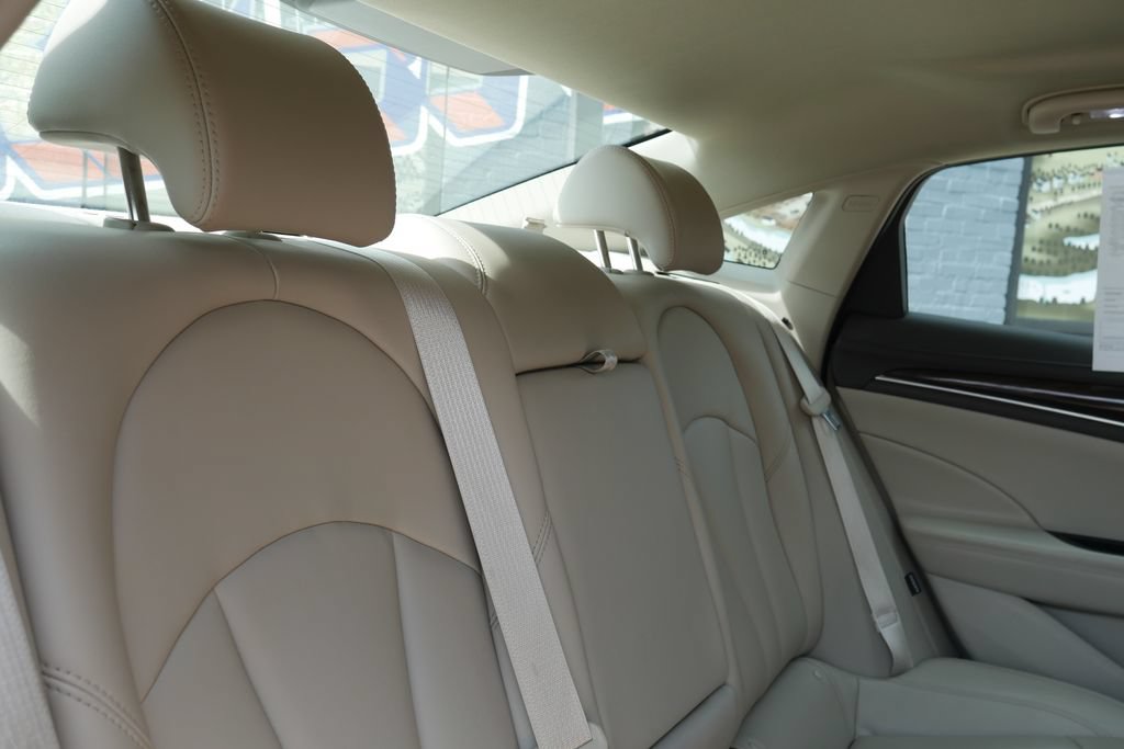 Used 2017 Buick LaCrosse Preferred FWD image 9
