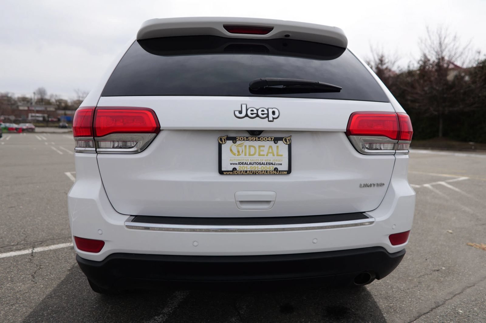 Used 2017 Jeep Grand Cherokee Limited w/ Luxury Group II RWD image 8