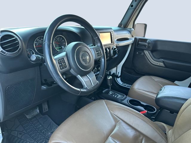 Used 2013 Jeep Wrangler Sahara AWD/4WD image 10