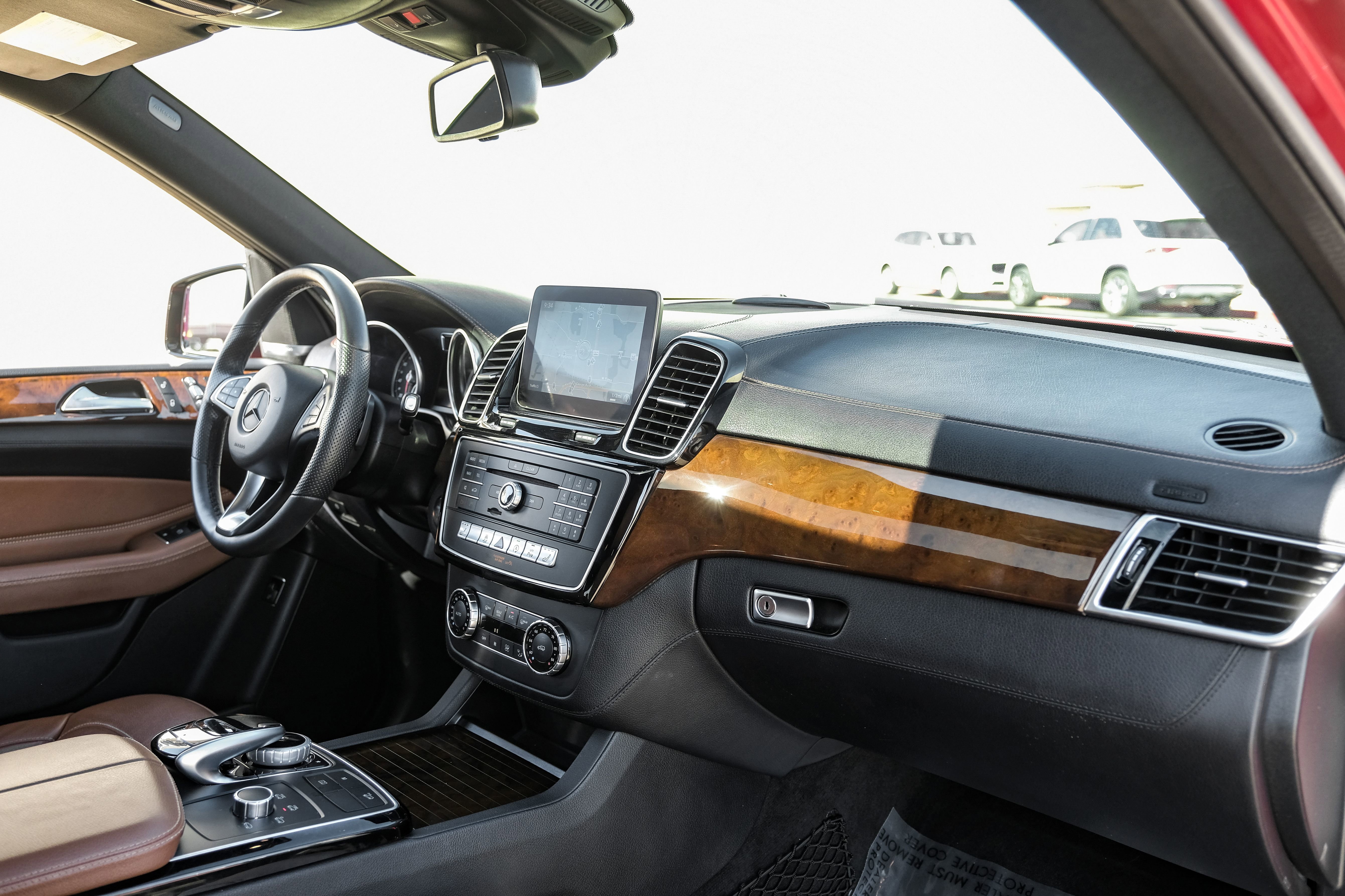 Used 2017 Mercedes-Benz GLE 400 4MATIC image 11