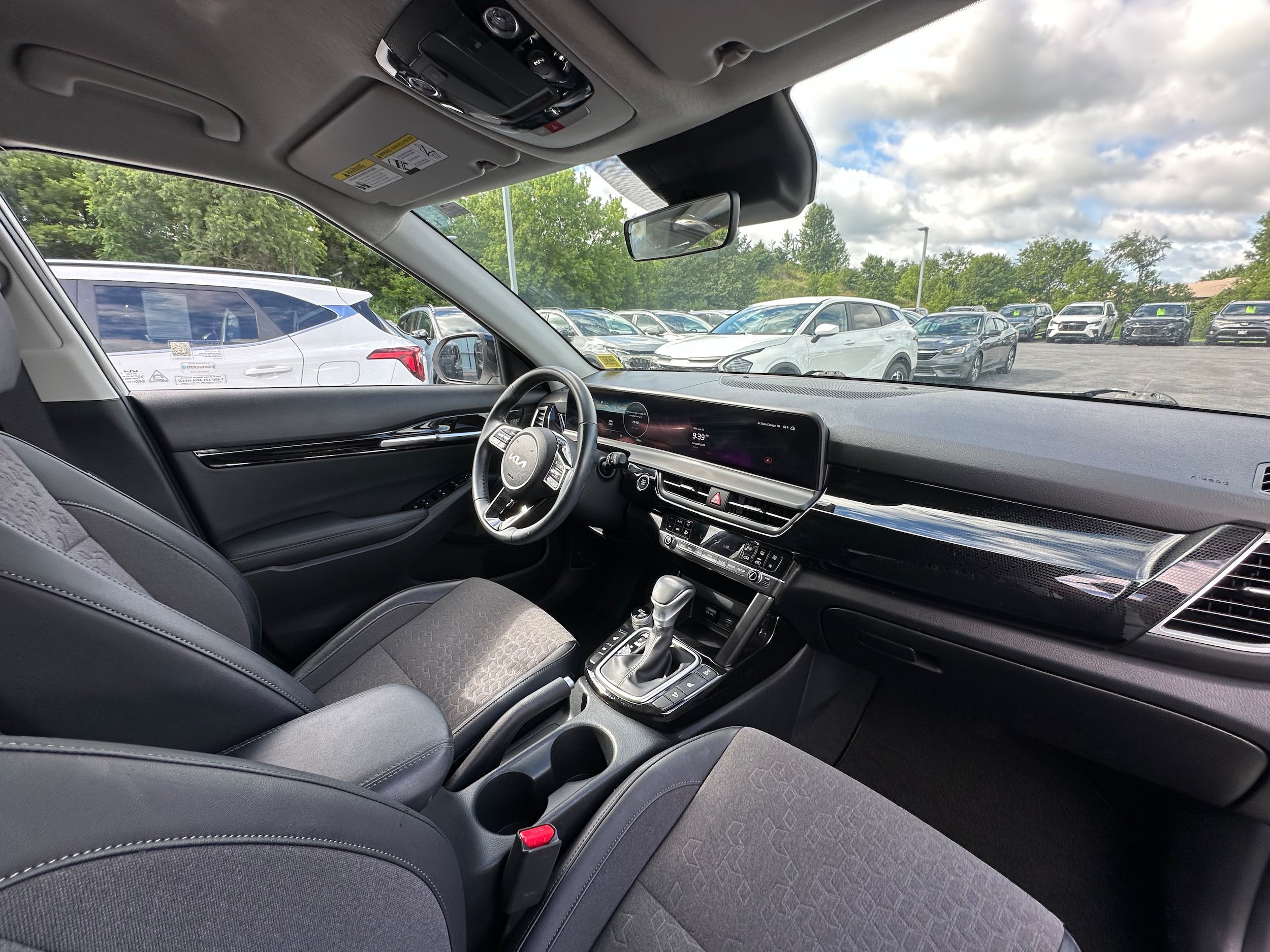 Used 2024 Kia Seltos S AWD/4WD image 17