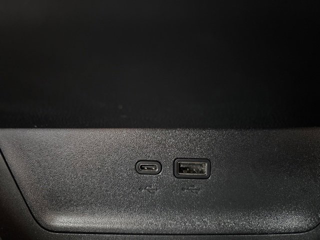 Used 2025 Chevrolet Equinox LT w/ Convenience Package II image 13