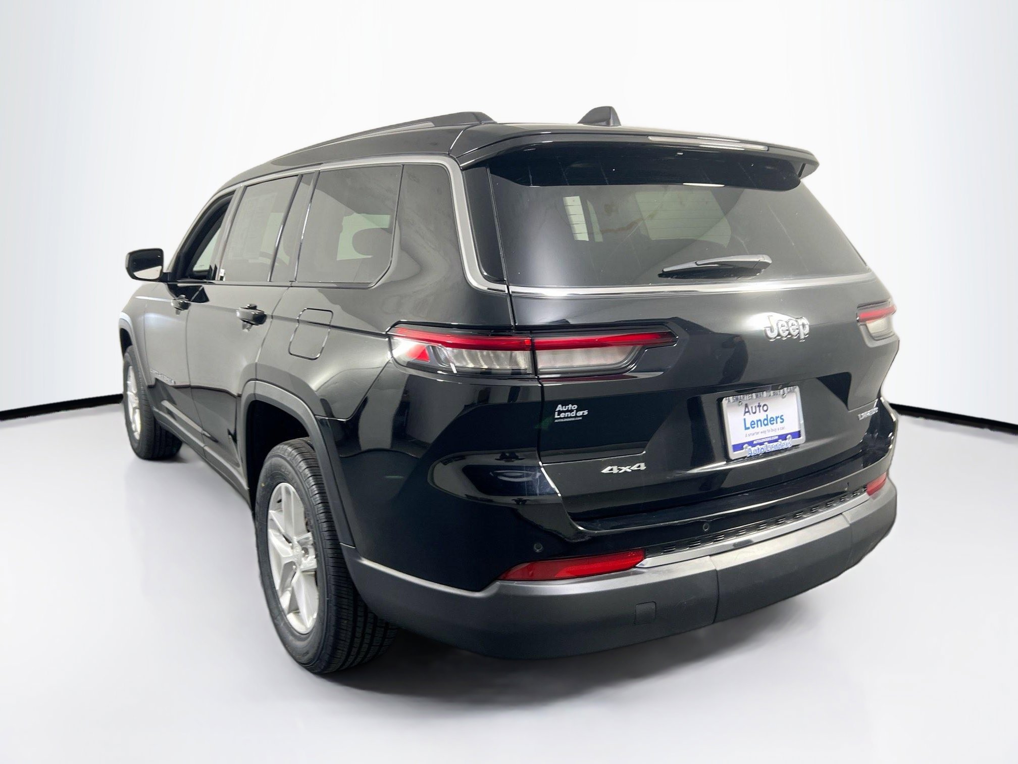 Used 2023 Jeep Grand Cherokee L Laredo AWD/4WD image 7