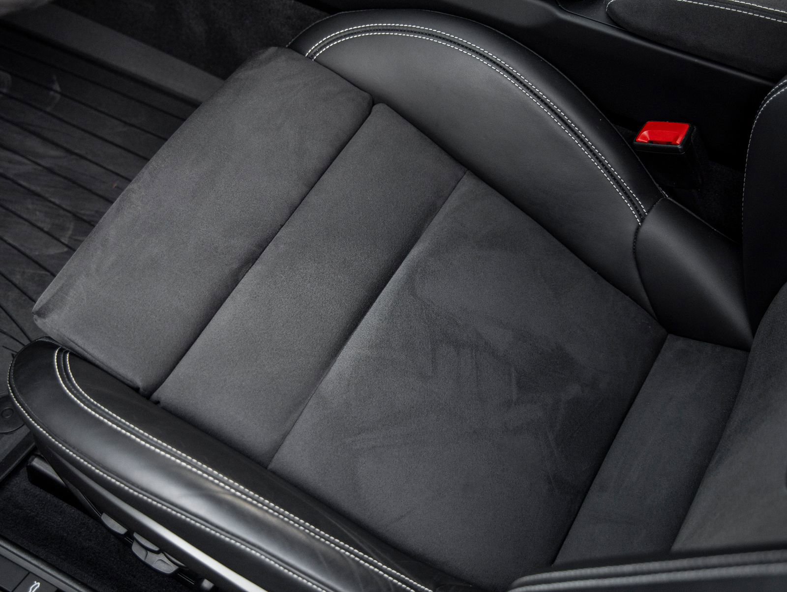 Certified 2024 Porsche 911 GT3 image 32