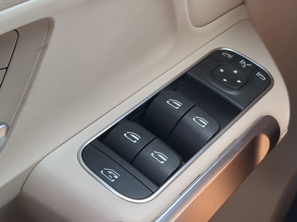 New 2025 Mercedes-Benz GLB 250 GLB 250 image 10