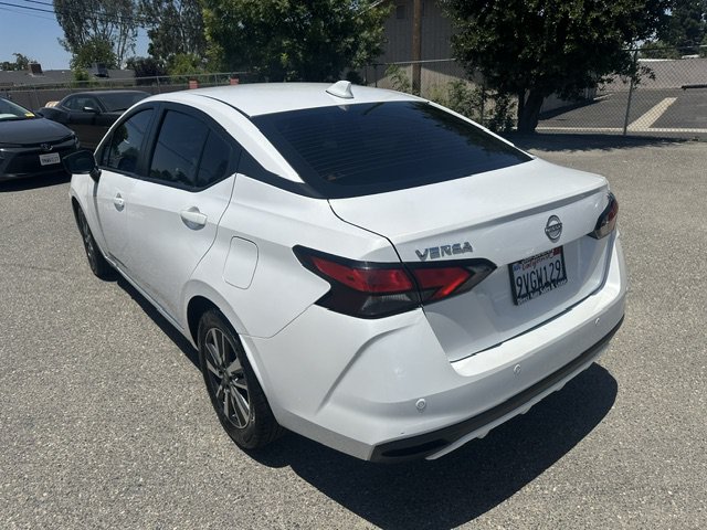 Used 2024 Nissan Versa SV FWD image 7