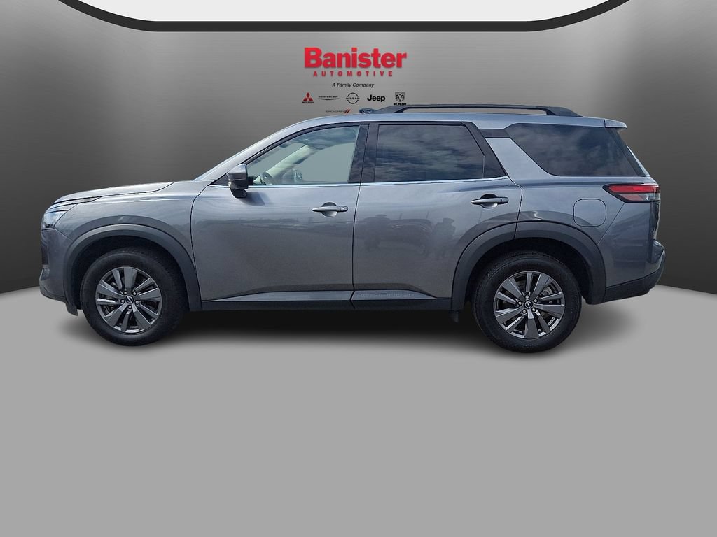 Used 2024 Nissan Pathfinder SV AWD/4WD image 7