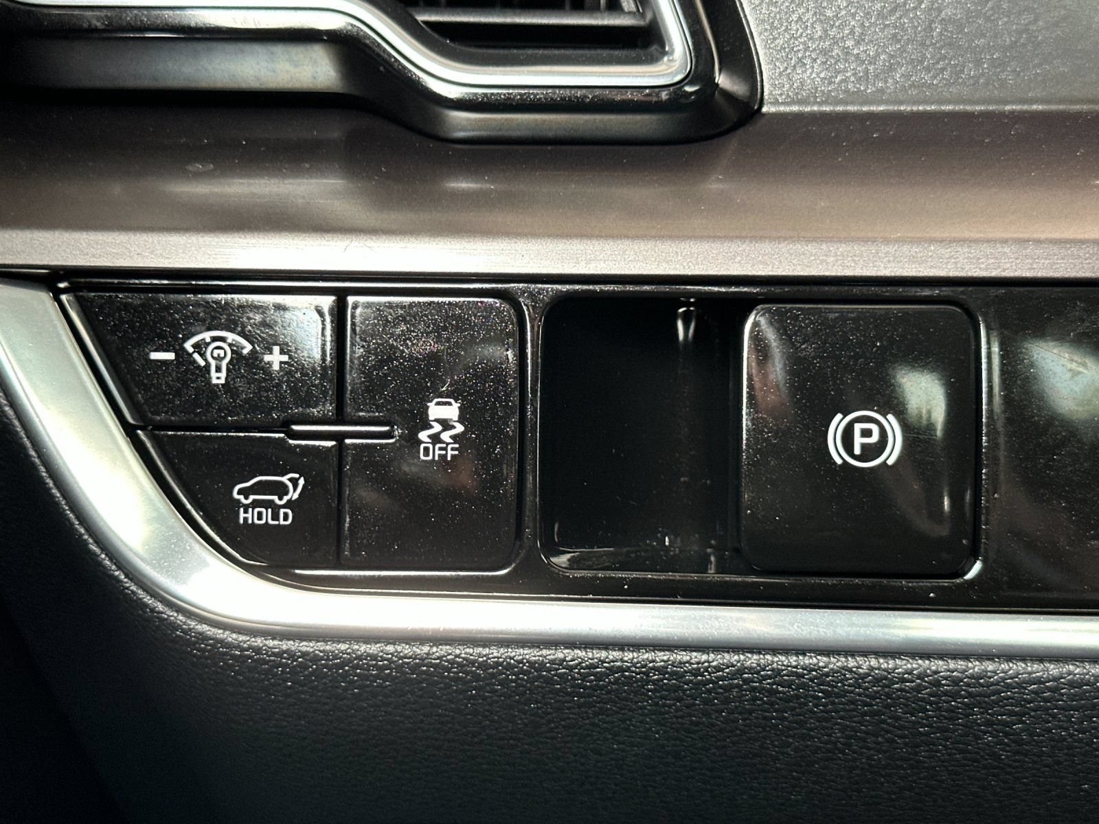 Used 2025 Kia Sportage EX w/ Premium Package FWD image 34