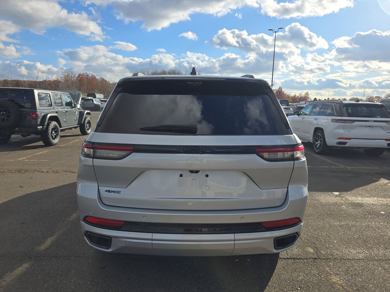 Used 2024 Jeep Grand Cherokee Limited 4xe AWD/4WD image 5