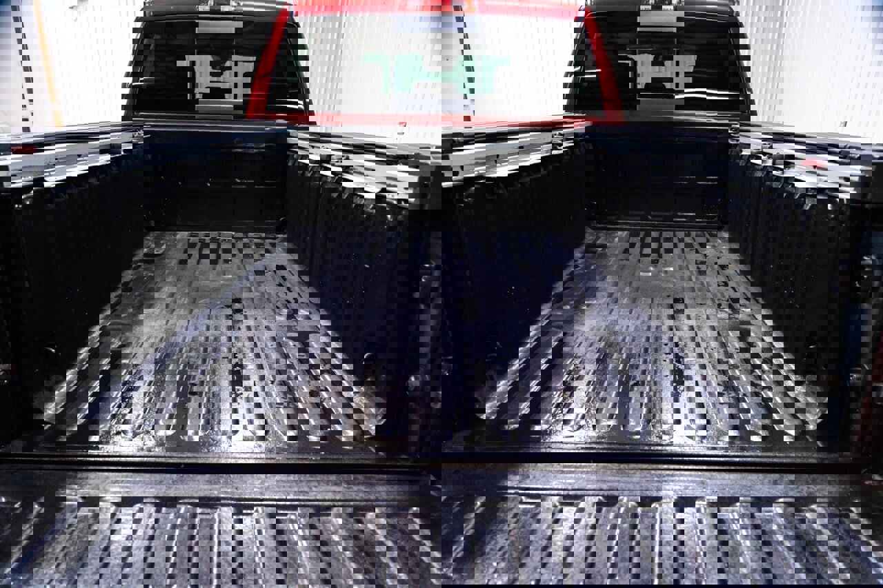 Used 2015 RAM 1500 Laramie w/ Convenience Group image 11