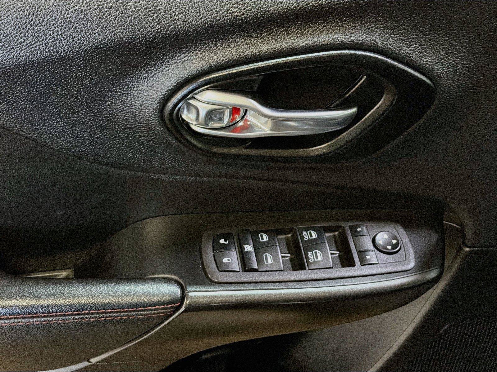 Used 2022 Jeep Cherokee Trailhawk AWD/4WD image 18
