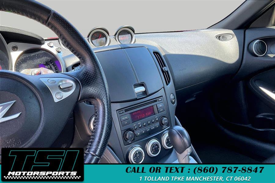 Used 2016 Nissan 370Z Coupe RWD image 5