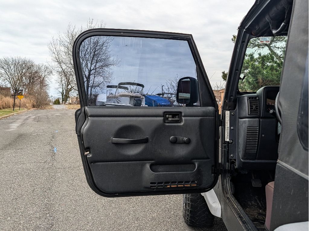 Used 2006 Jeep Wrangler X AWD/4WD image 10