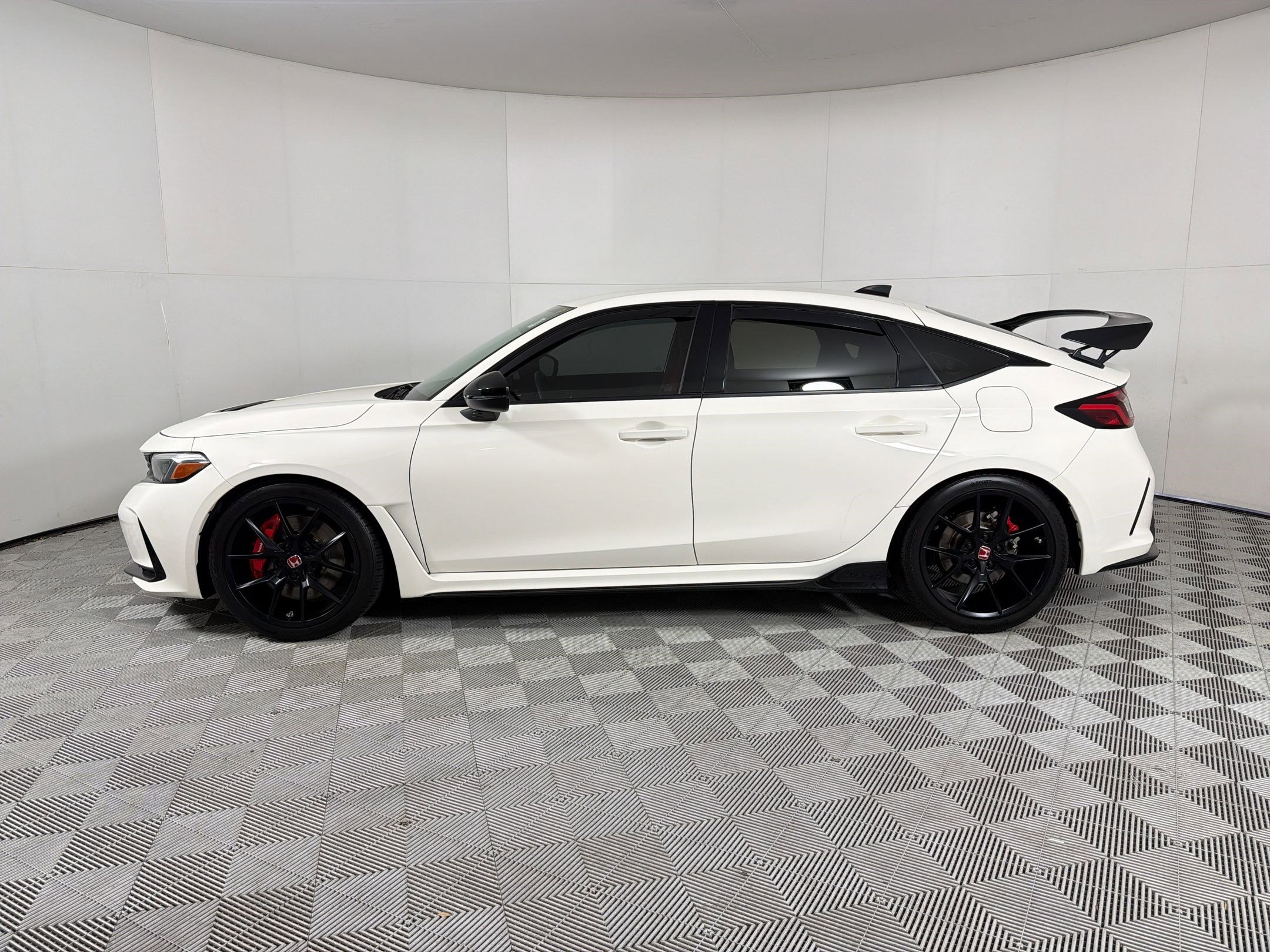 Certified 2024 Honda Civic Type R image 2
