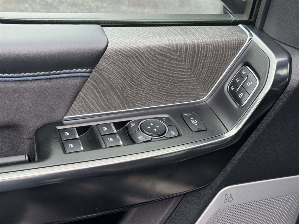 Used 2025 Ford F350 Platinum image 18