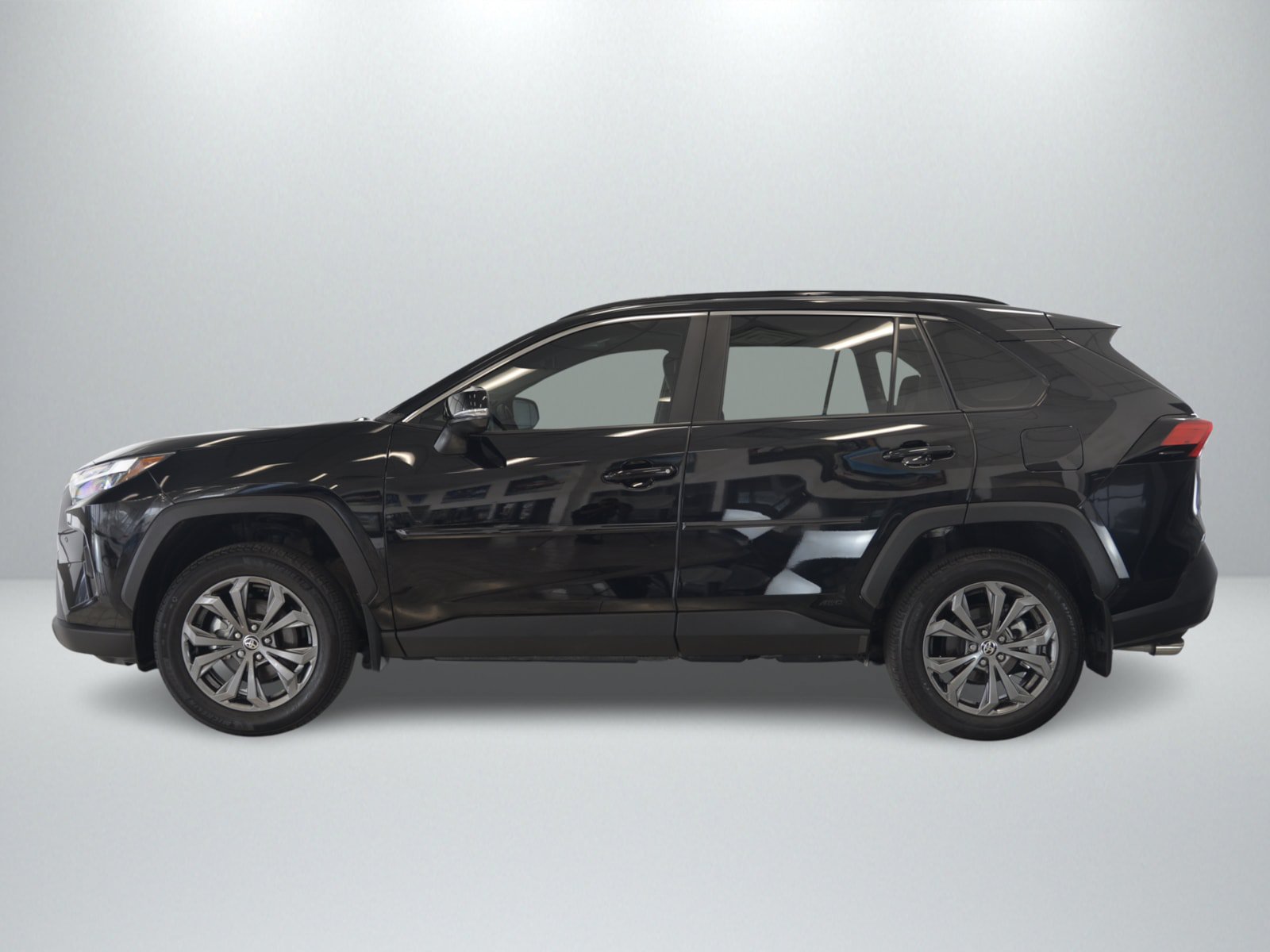 Used 2025 Toyota RAV4 XLE Premium w/ Weather Package AWD/4WD image 2