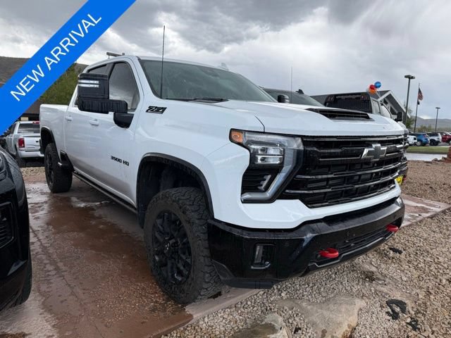 Used 2025 Chevrolet Silverado 3500 LTZ w/ LTZ Plus Package AWD/4WD image 4