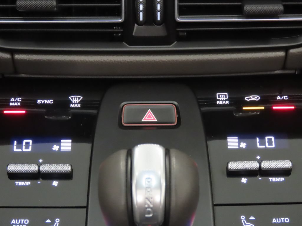Certified 2026 Porsche Macan AWD/4WD image 26
