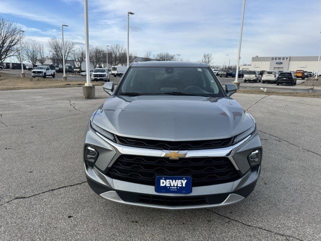 Used 2023 Chevrolet Blazer LT image 2