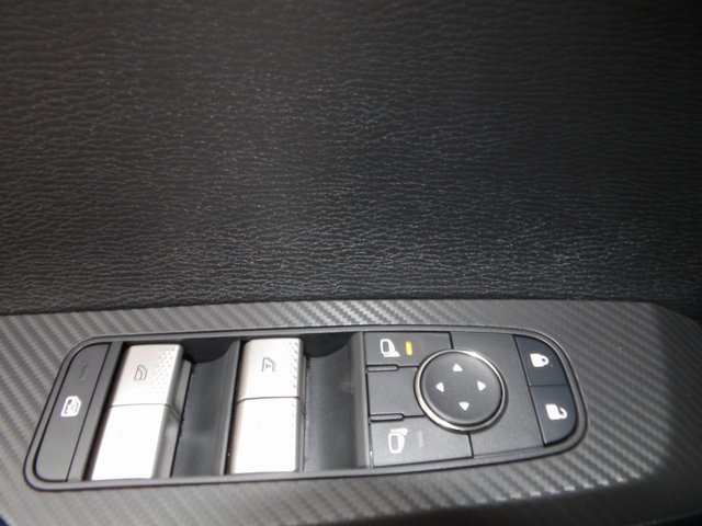 New 2025 Mitsubishi Outlander ES image 16