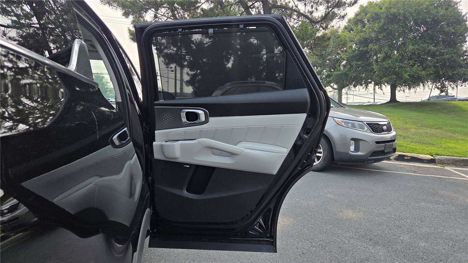 Certified 2023 Kia Sorento SX Prestige w/ Panoramic Sunroof Package AWD/4WD image 37