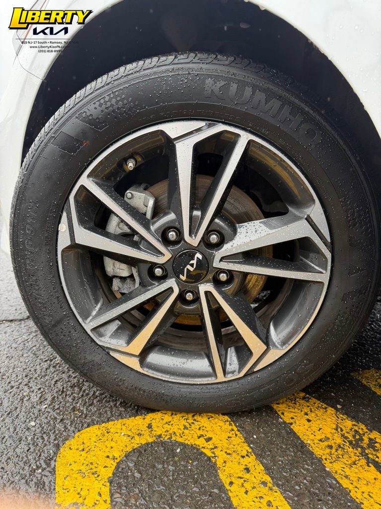 Used 2024 Kia Forte LXS image 16
