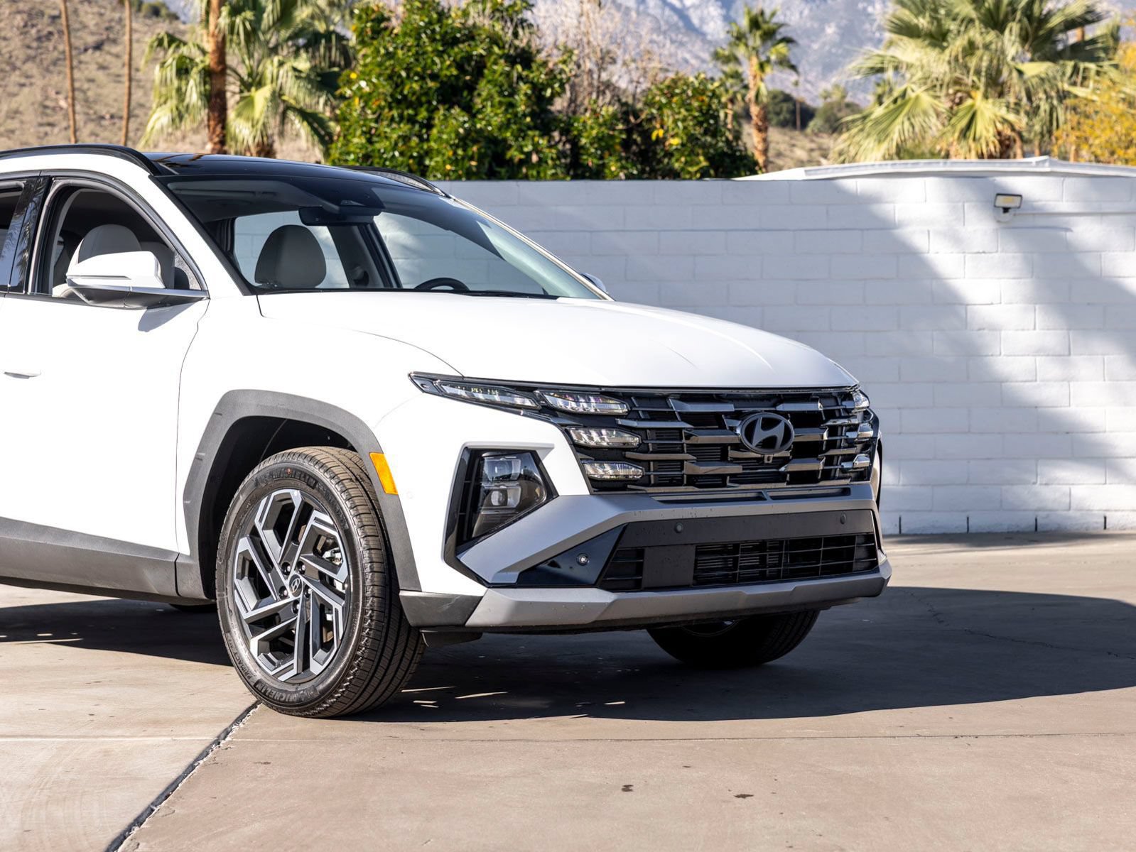 New 2025 Hyundai Tucson Limited AWD/4WD image 3