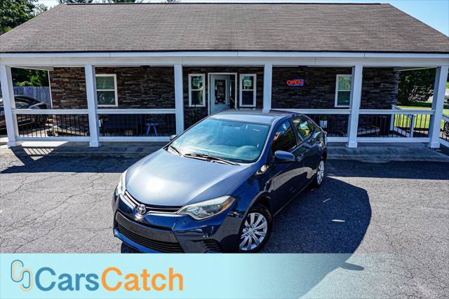 Used 2015 Toyota Corolla LE FWD image 2