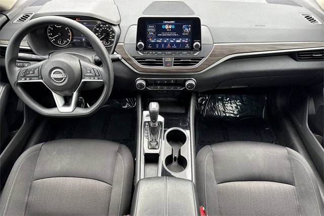 Used 2024 Nissan Altima 2.5 SV image 15