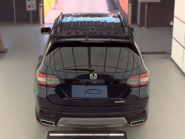 Used 2024 Honda Pilot Touring image 13