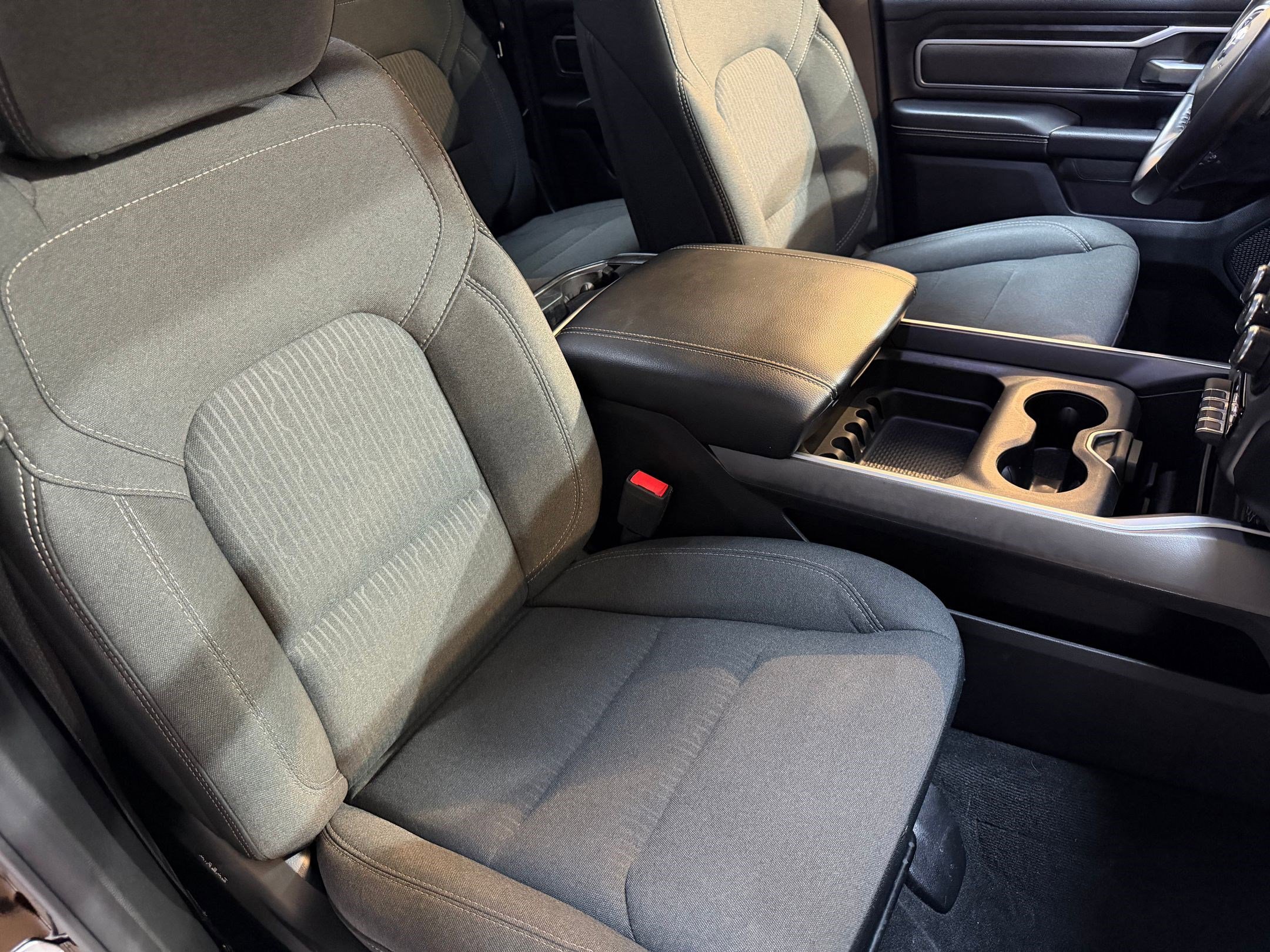 Used 2021 RAM 1500 Big Horn AWD/4WD image 44