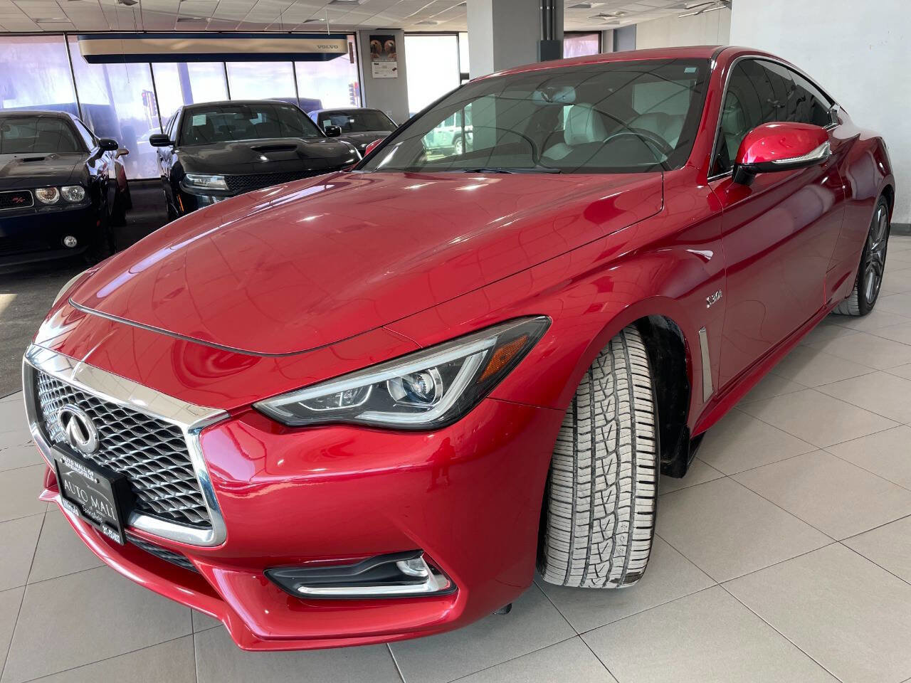 Used 2017 INFINITI Q60 Red Sport 400 image 3