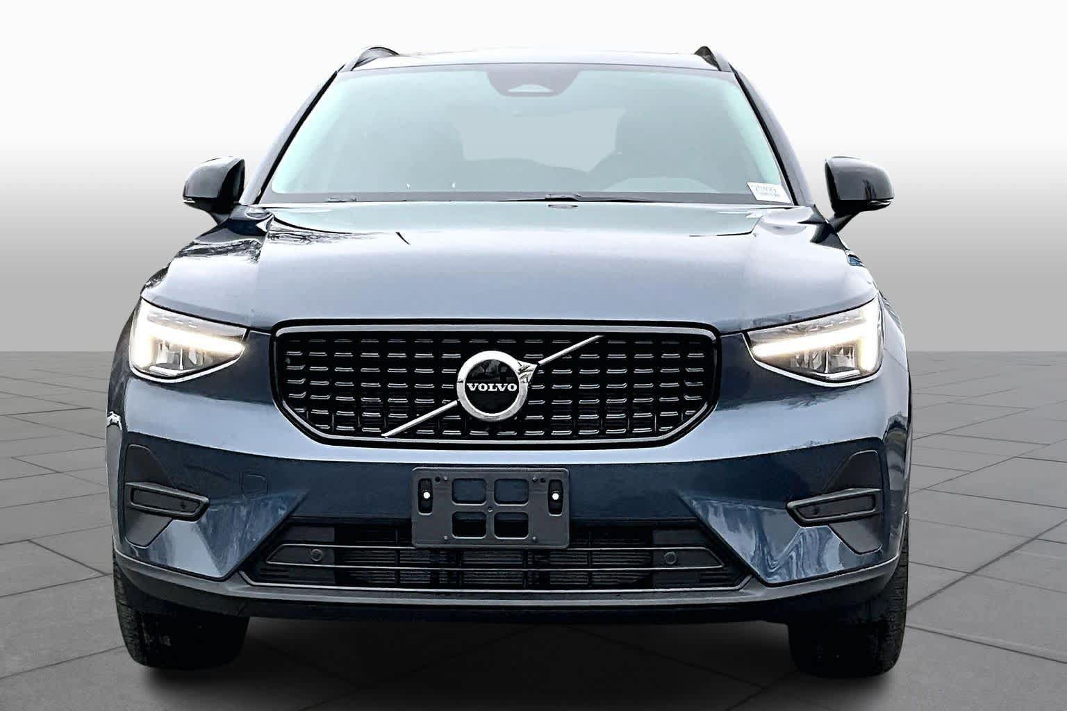 Used 2026 Volvo XC40 B5 Core w/ Climate Package AWD/4WD image 6