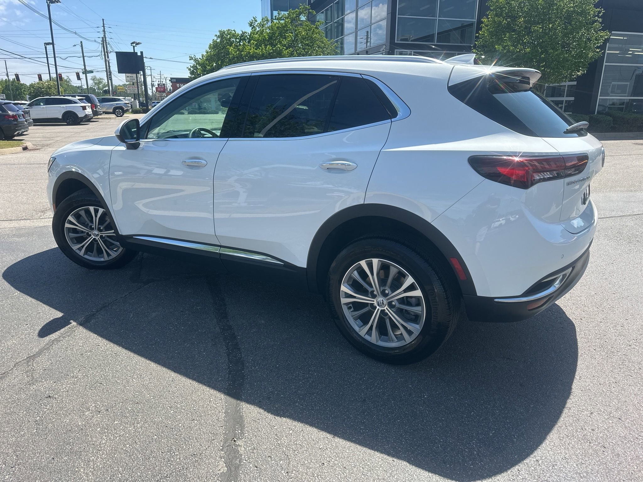 Used 2022 Buick Envision Preferred FWD image 2