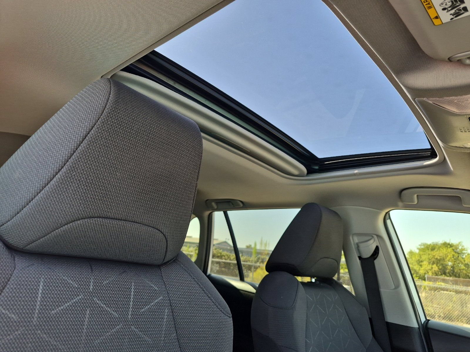 Used 2022 Toyota RAV4 XLE w/ Convenience Package AWD/4WD image 16