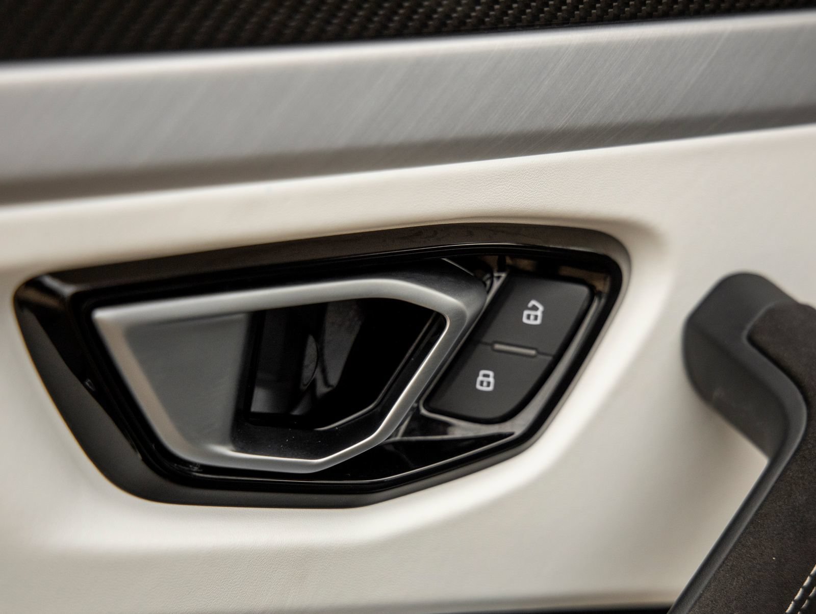Used 2024 Lamborghini Urus S AWD/4WD image 19