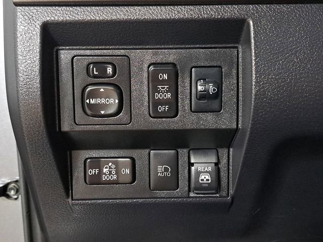 Used 2020 Toyota Tundra SR5 w/ SR5 Leather Package image 23