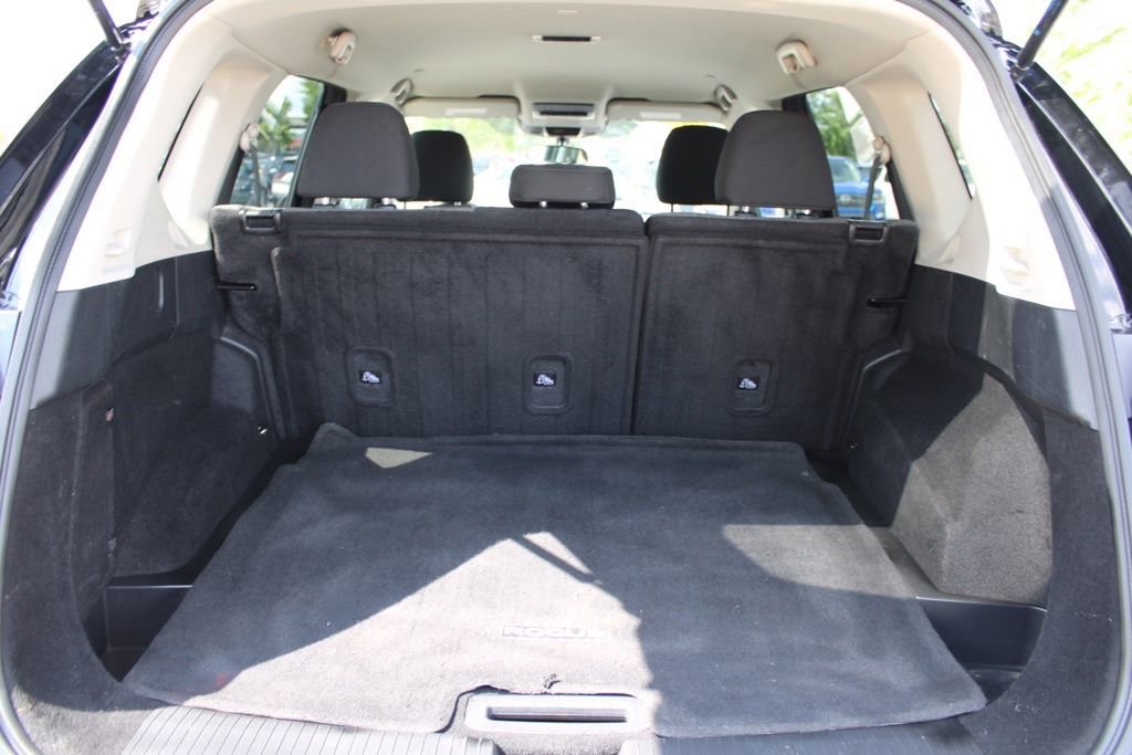 Used 2023 Nissan Rogue SV image 11