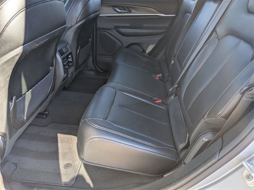 Used 2024 Jeep Grand Cherokee Limited image 28