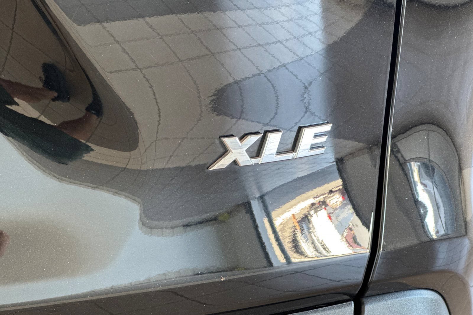Certified 2025 Toyota RAV4 XLE FWD image 27