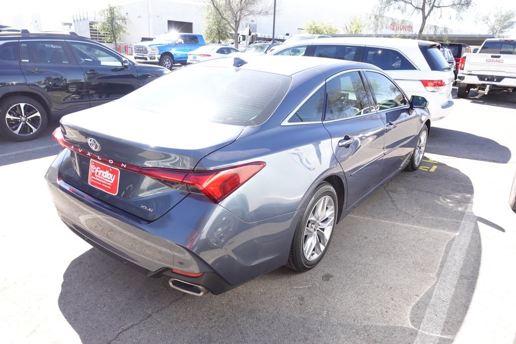 Used 2022 Toyota Avalon XLE w/ Carpet Mat Package (TMS) FWD image 3