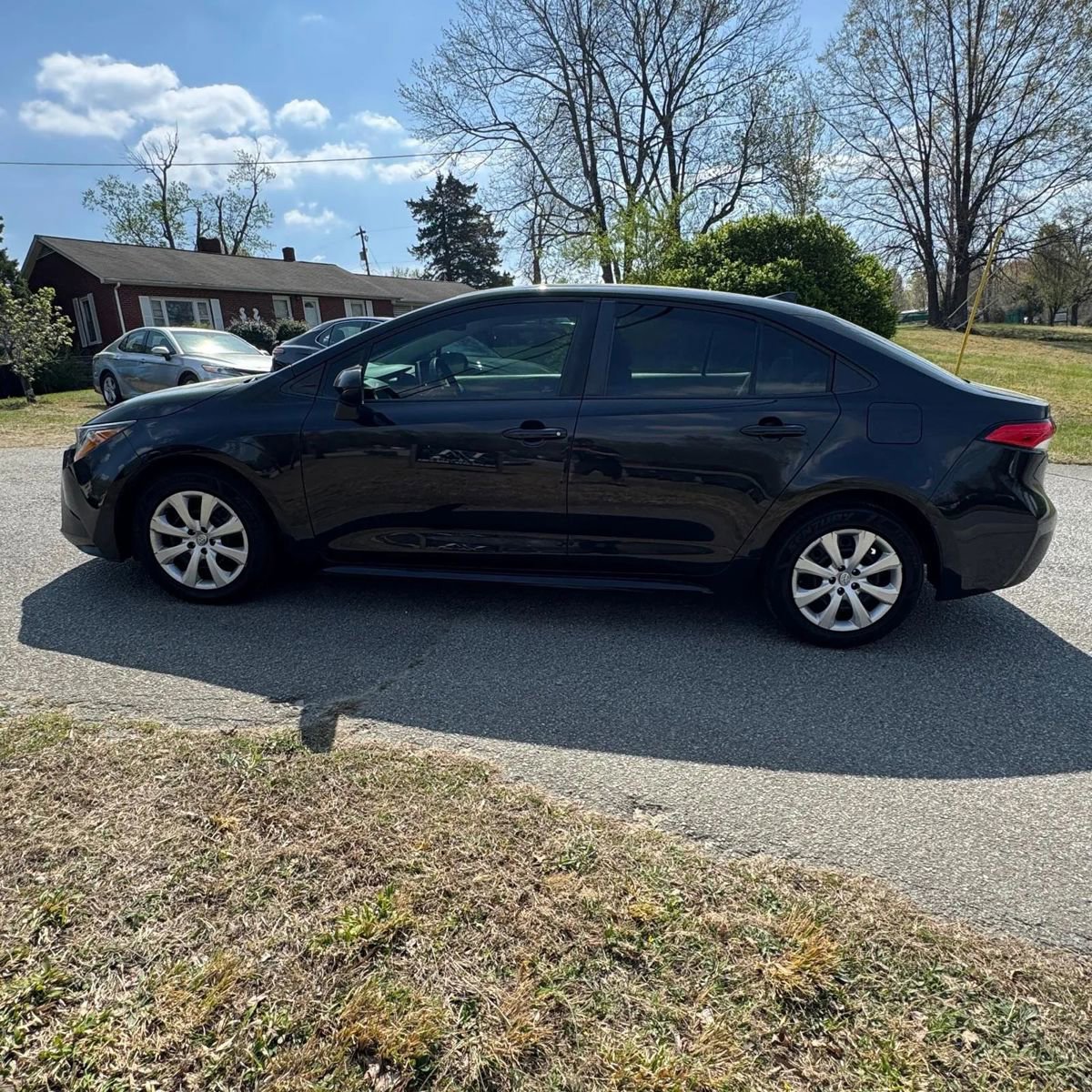 Used 2020 Toyota Corolla LE FWD image 8