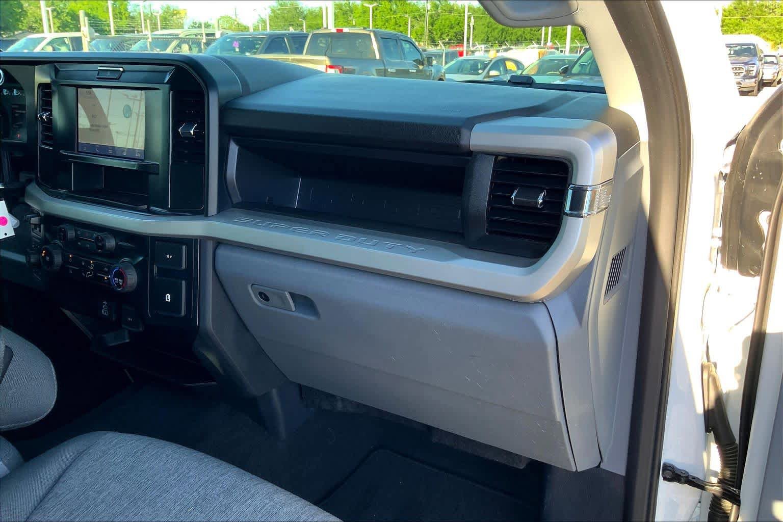Used 2025 Ford F250 XL w/ STX Appearance Package AWD/4WD image 19