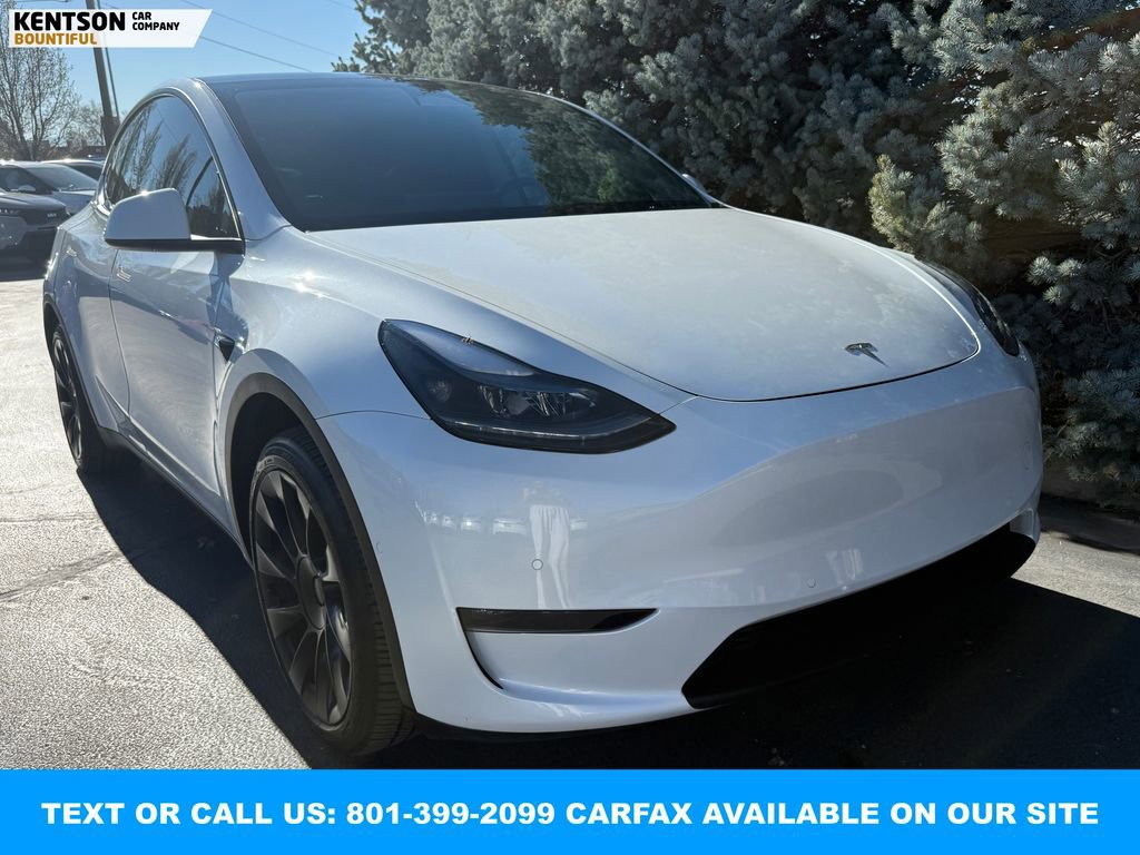 Used 2022 Tesla Model Y Long Range image 12