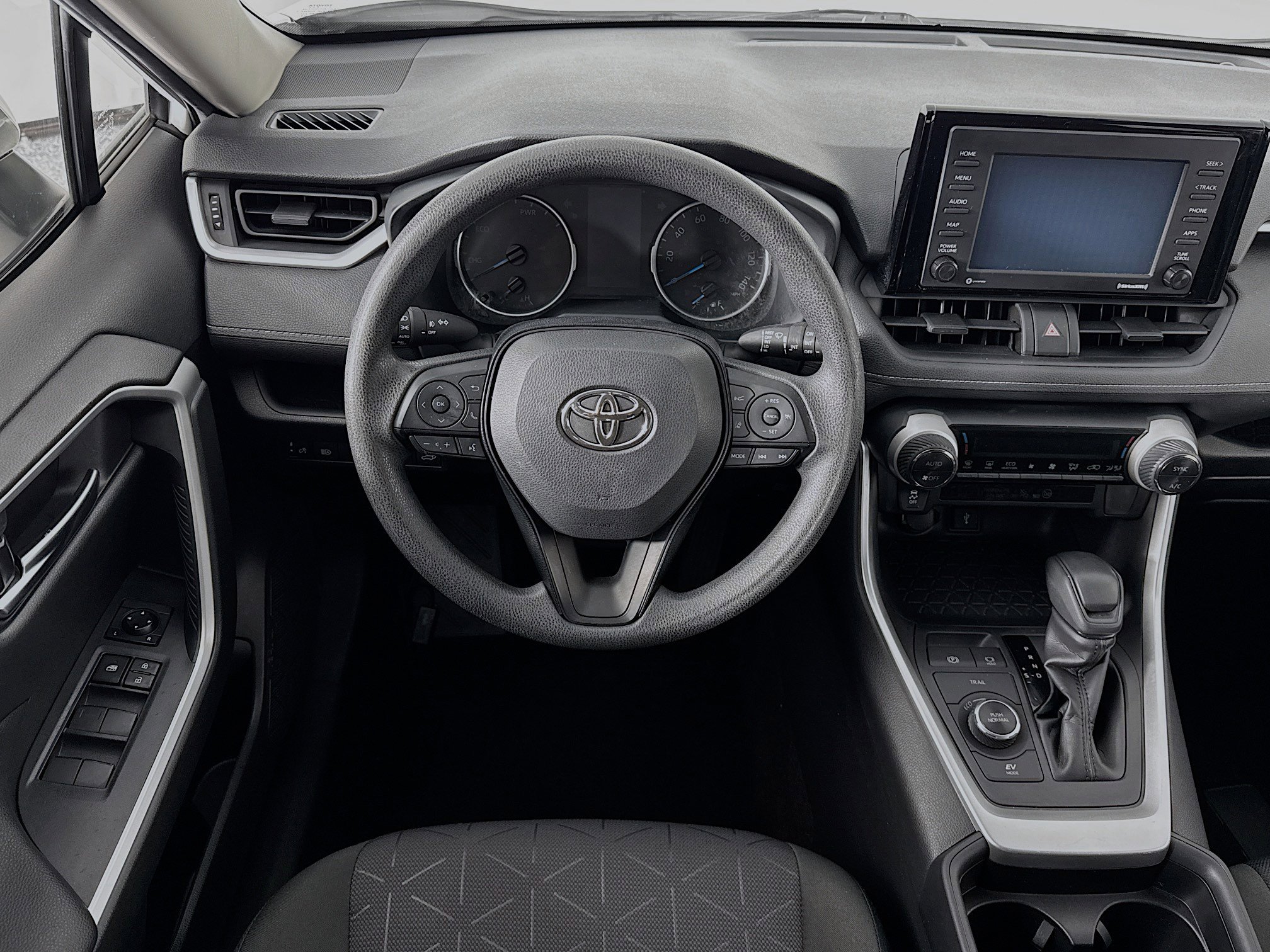 Used 2020 Toyota RAV4 XLE image 21